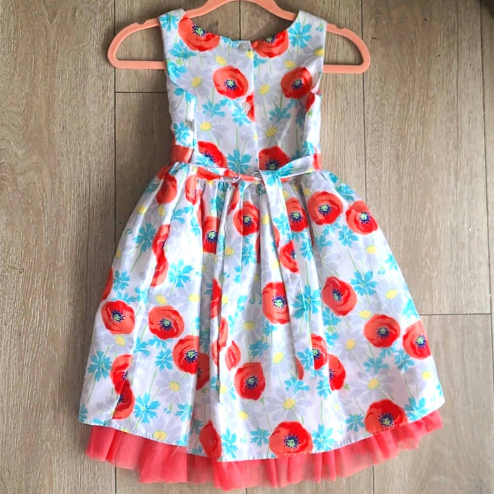 Girls Dress Size 6 Poppies